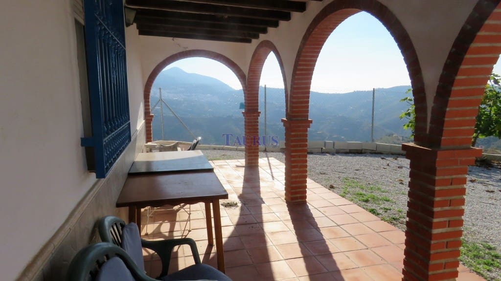 3 bedroom Villa for sale in Archez with pool garage - € 260,000 (Ref: 4178039)