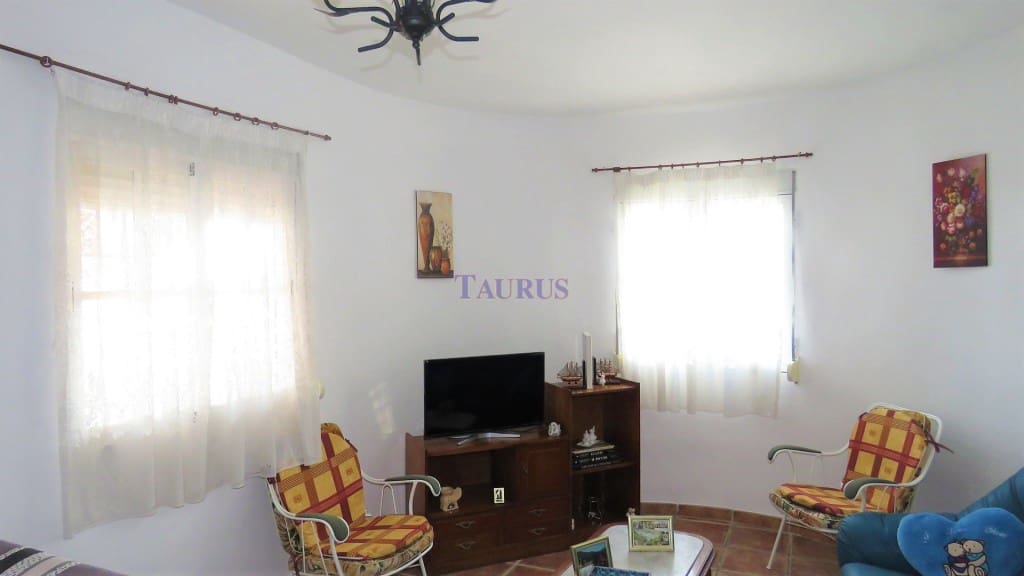 3 bedroom Villa for sale in Archez with pool garage - € 260,000 (Ref: 4178039)
