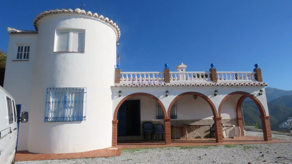 3 bedroom Villa for sale in Archez with pool garage - € 260,000 (Ref: 4178039)