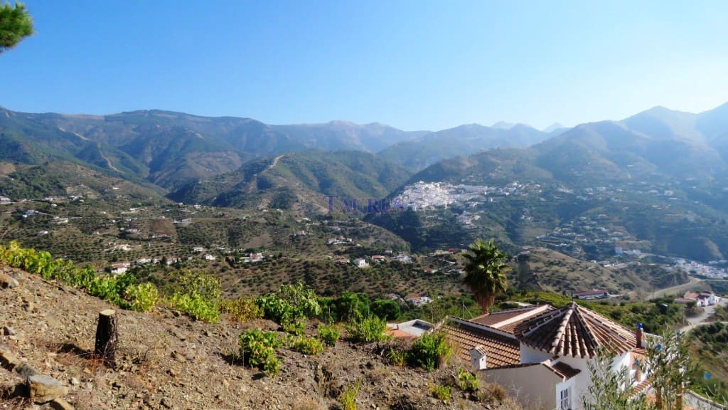 3 bedroom Villa for sale in Archez with pool garage - € 260,000 (Ref: 4178039)