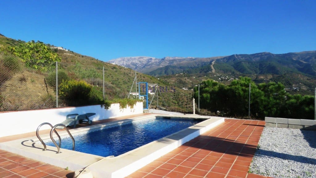 3 bedroom Villa for sale in Archez with pool garage - € 260,000 (Ref: 4178039)