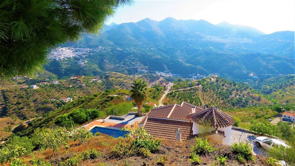 3 bedroom Villa for sale in Archez with pool garage - € 260,000 (Ref: 4178039)