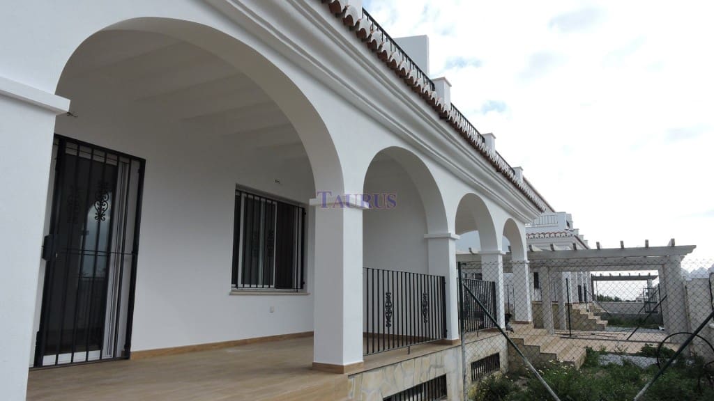 2 soverom Hus til salgs i Almayate med garasje - € 345 400 (Ref: 4216215)