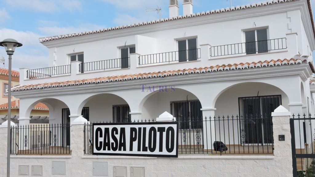 2 soverom Hus til salgs i Almayate med garasje - € 345 400 (Ref: 4216215)