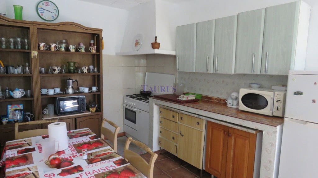 3 bedroom Villa for sale in Competa with pool garage - € 230,000 (Ref: 4222924)