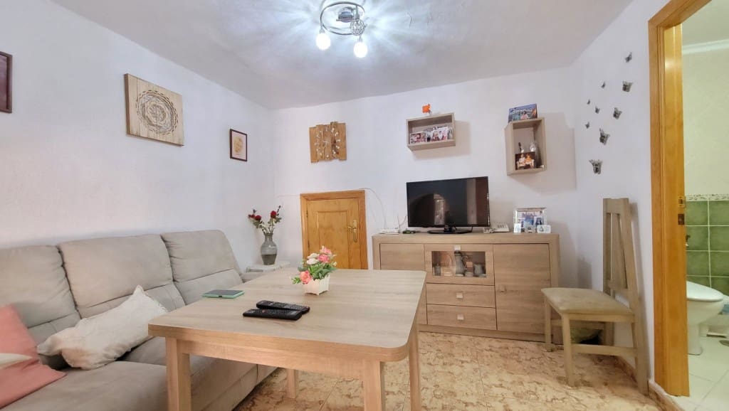 4 soveværelse Byhus til salg i Competa med garage - € 190.000 (Ref: 4222925)