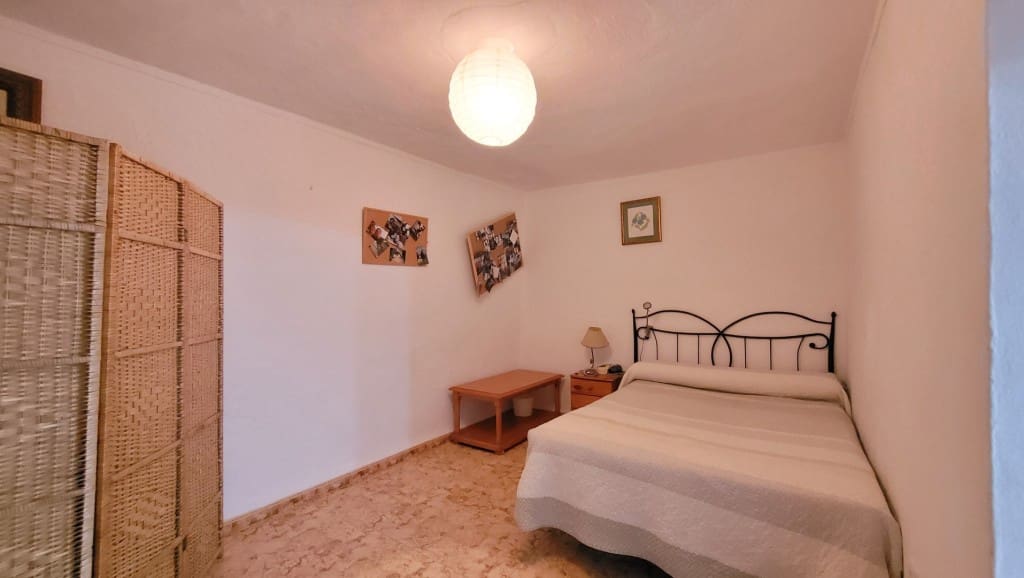 4 soveværelse Byhus til salg i Competa med garage - € 190.000 (Ref: 4222925)