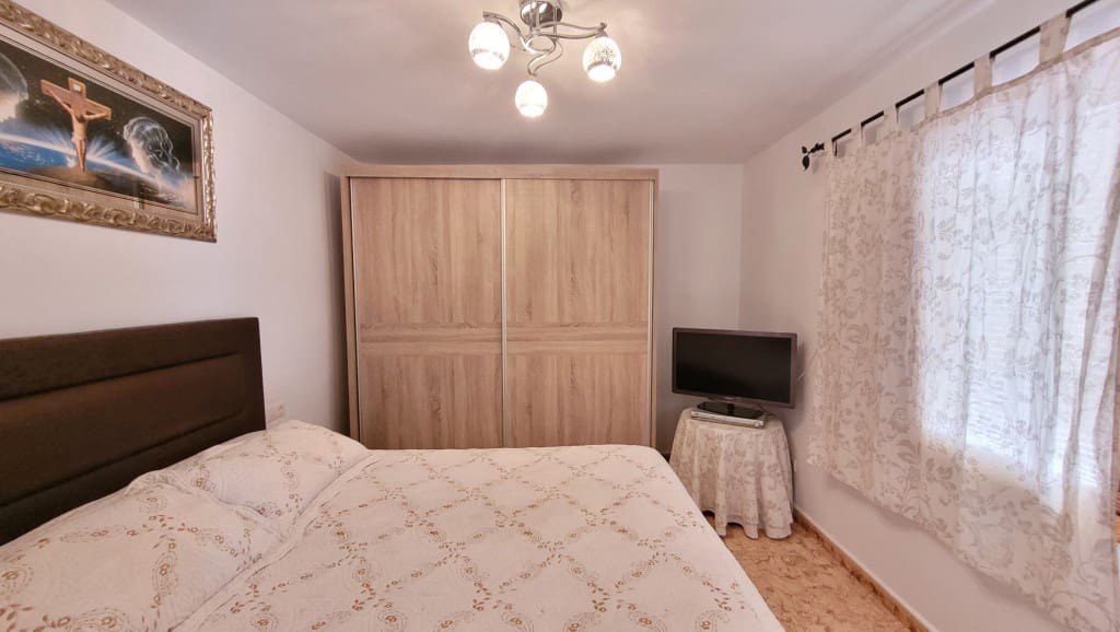 4 soveværelse Byhus til salg i Competa med garage - € 190.000 (Ref: 4222925)