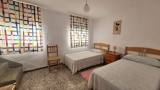 4 chambre Maison de Ville à vendre à Archez avec garage - 88 000 € (Ref: 4418471)