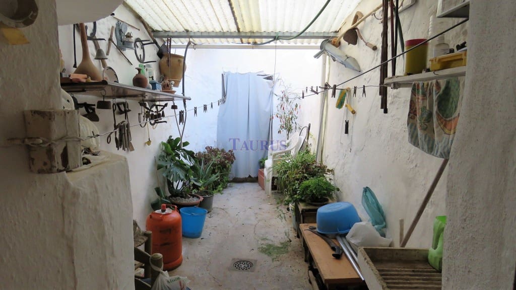 4 soveværelse Byhus til salg i Comares - € 119.000 (Ref: 4421531)