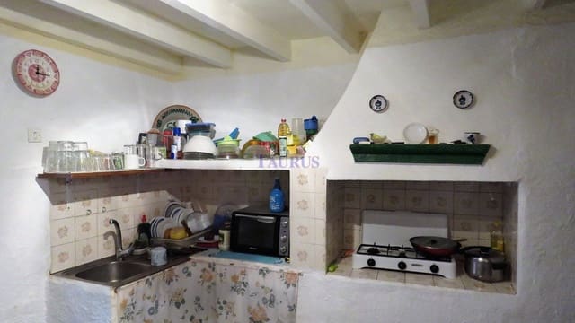 4 slaapkamer Huis te koop in Comares met garage - € 119.000 (Ref: 4421531)