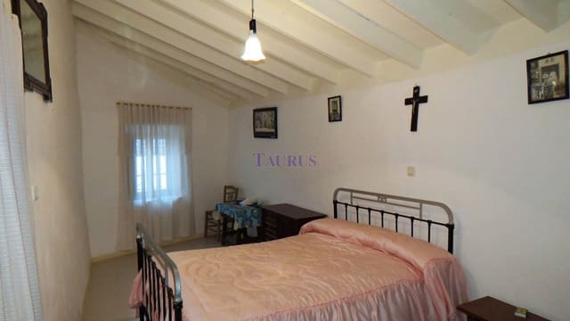 4 slaapkamer Huis te koop in Comares met garage - € 119.000 (Ref: 4421531)