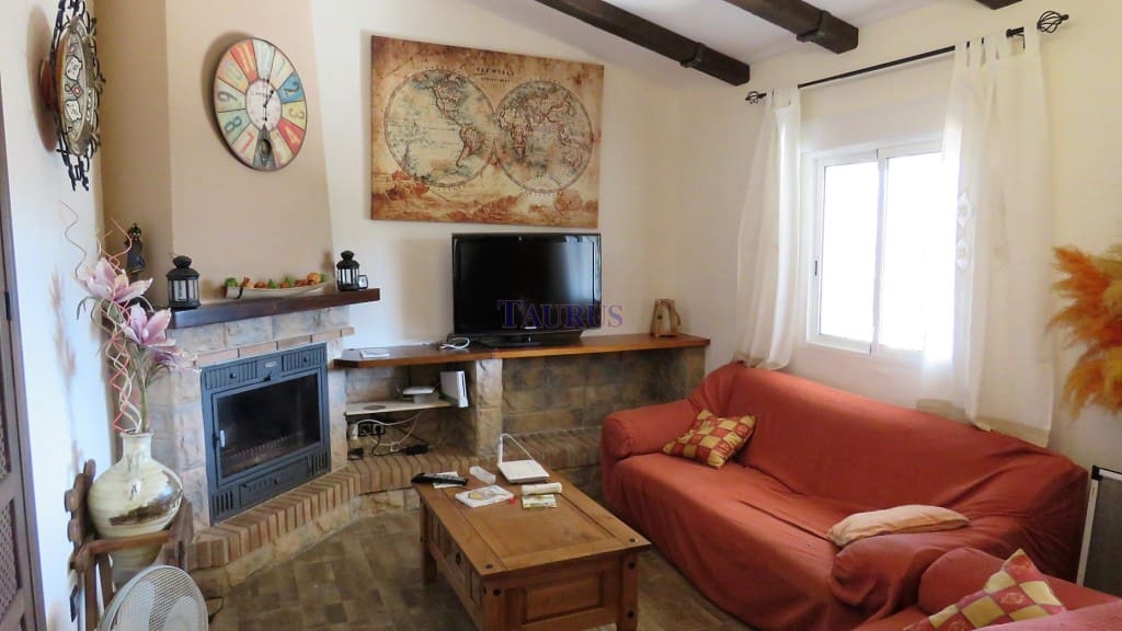 2 soveværelse Finca/Landehus til salg i Competa med swimmingpool garage - € 450.000 (Ref: 4458460)