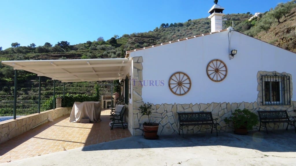 2 soveværelse Finca/Landehus til salg i Competa med swimmingpool garage - € 450.000 (Ref: 4458460)