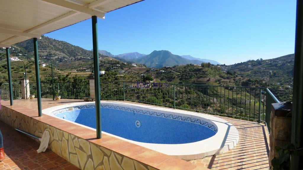 2 soveværelse Finca/Landehus til salg i Competa med swimmingpool garage - € 450.000 (Ref: 4458460)