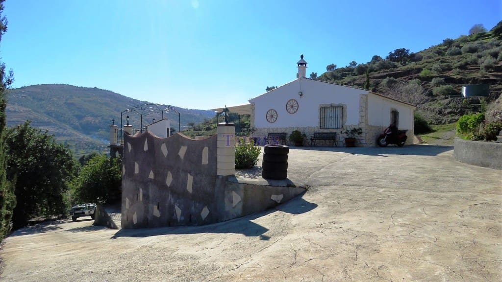 2 soveværelse Finca/Landehus til salg i Competa med swimmingpool garage - € 450.000 (Ref: 4458460)