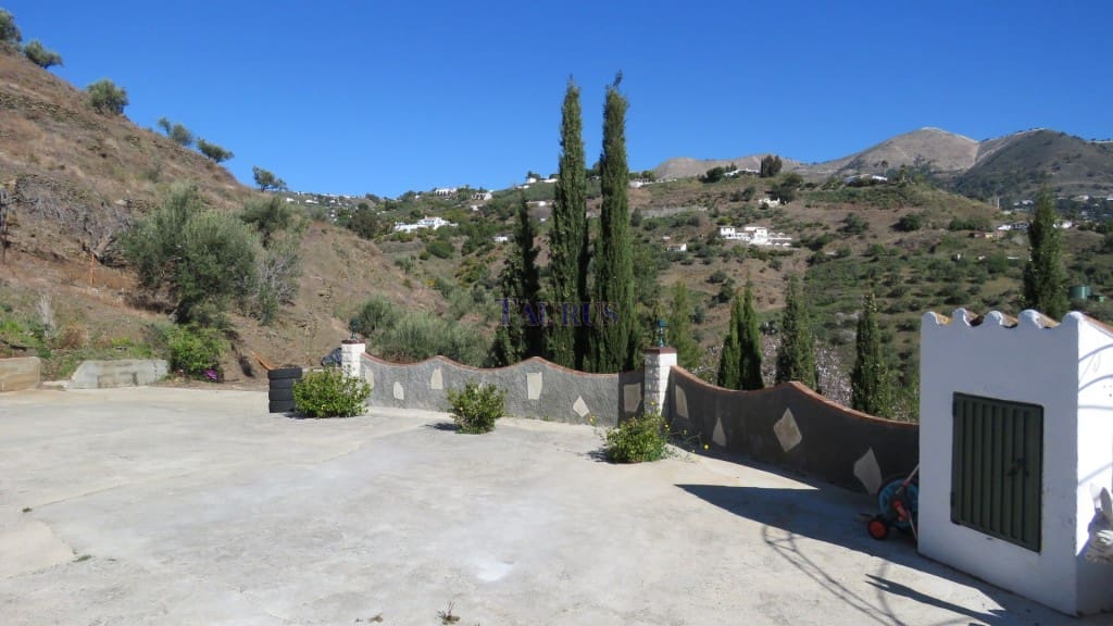 2 soveværelse Finca/Landehus til salg i Competa med swimmingpool garage - € 450.000 (Ref: 4458460)