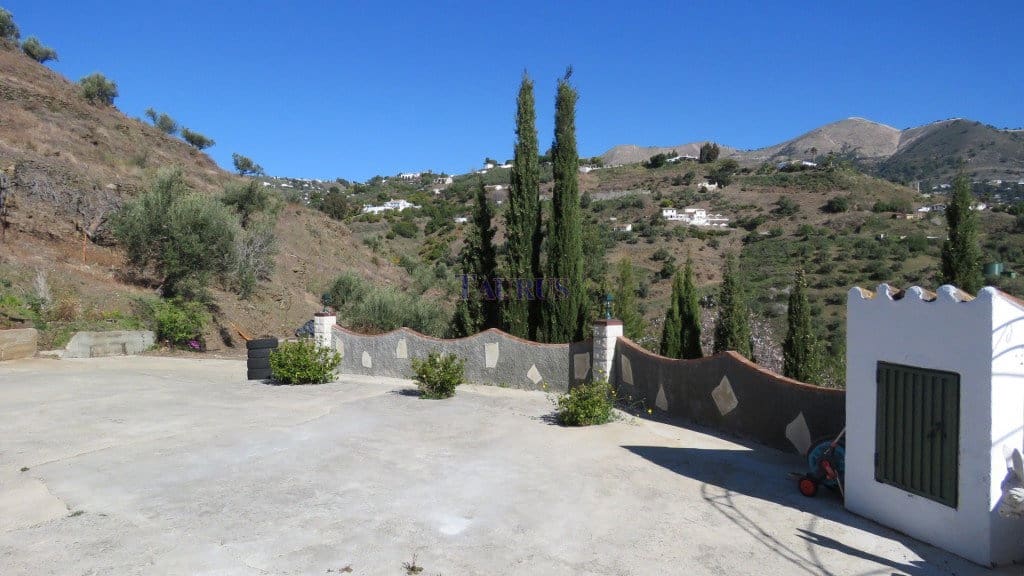 2 bedroom Finca/Country House for sale in Competa with pool garage - € 450,000 (Ref: 4458460)