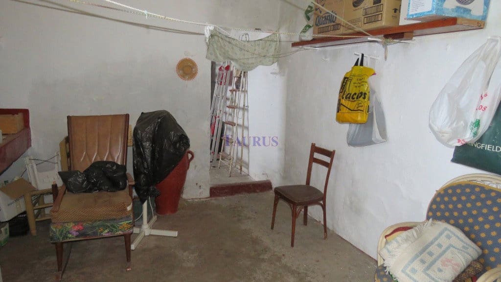 2 bedroom Townhouse for sale in Sayalonga with pool garage - € 99,000 (Ref: 4465547)