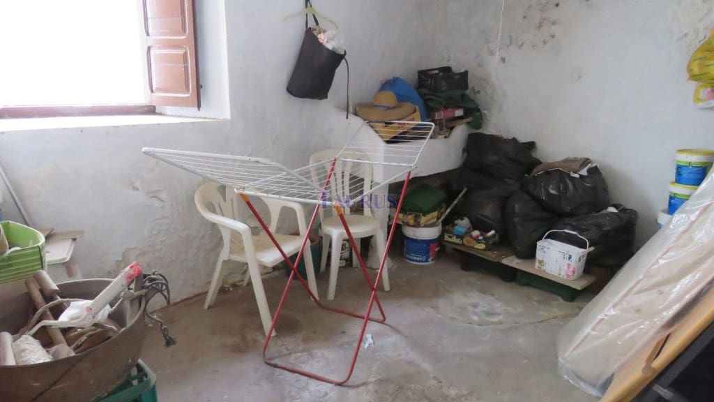 2 bedroom Townhouse for sale in Sayalonga with pool garage - € 99,000 (Ref: 4465547)