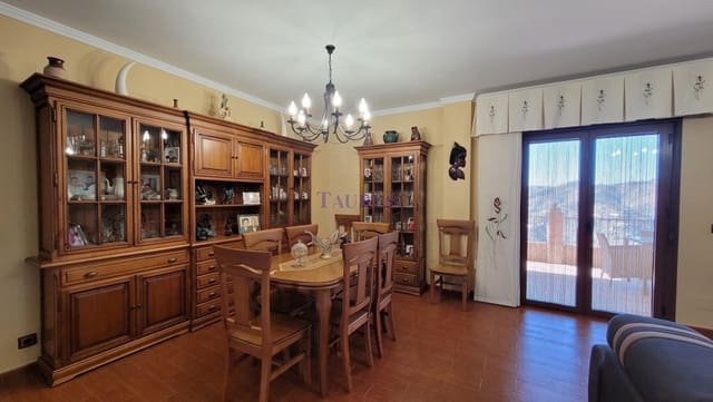 4 sovrum Villa till salu i Sayalonga med pool garage - 575 000 € (Ref: 4506948)