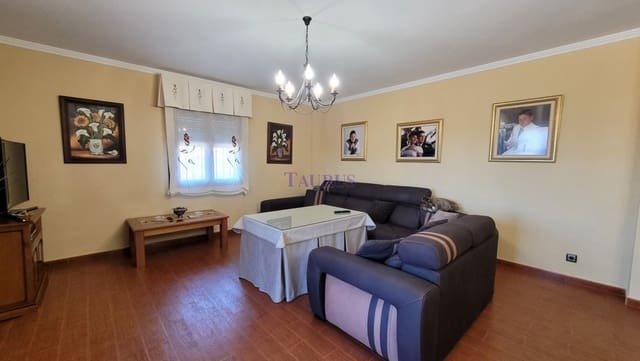 4 sovrum Villa till salu i Sayalonga med pool garage - 575 000 € (Ref: 4506948)