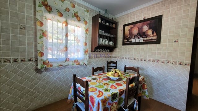 4 sovrum Villa till salu i Sayalonga med pool garage - 575 000 € (Ref: 4506948)