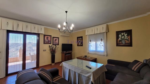 4 sovrum Villa till salu i Sayalonga med pool garage - 575 000 € (Ref: 4506948)