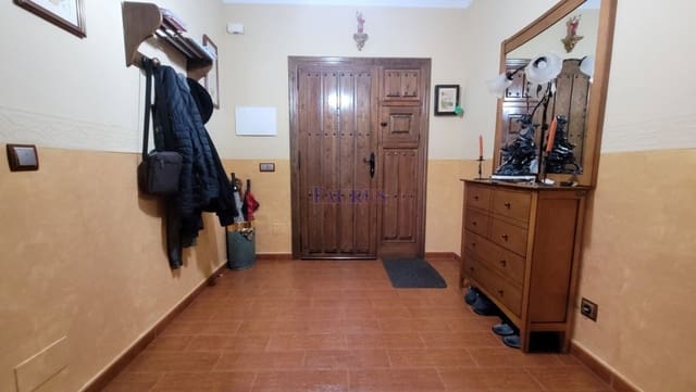 4 sovrum Villa till salu i Sayalonga med pool garage - 575 000 € (Ref: 4506948)
