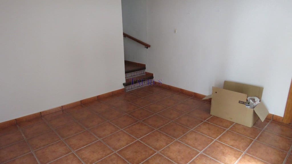 4 bedroom Townhouse for sale in Competa with garage - € 183,000 (Ref: 4531435)