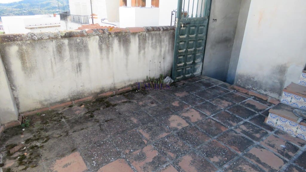 Hus til salgs i Canillas de Albaida - € 66 000 (Ref: 4562423)