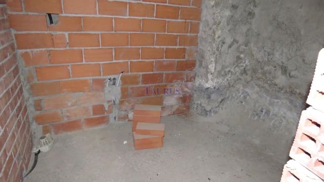 Hus til salgs i Canillas de Albaida - € 66 000 (Ref: 4562423)