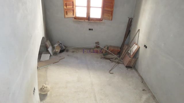 Hus til salgs i Canillas de Albaida - € 66 000 (Ref: 4562423)