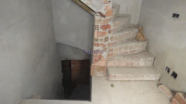 Hus til salgs i Canillas de Albaida - € 66 000 (Ref: 4562423)