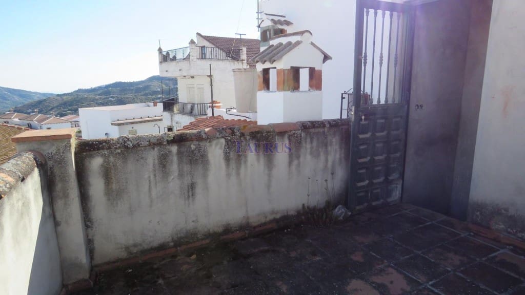 Hus til salgs i Canillas de Albaida - € 66 000 (Ref: 4562423)
