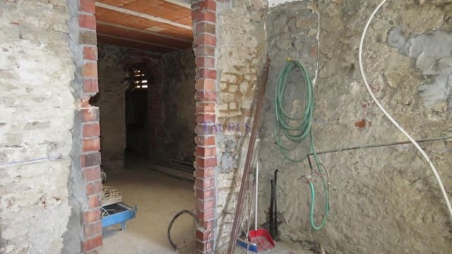 Hus til salgs i Canillas de Albaida - € 66 000 (Ref: 4562423)