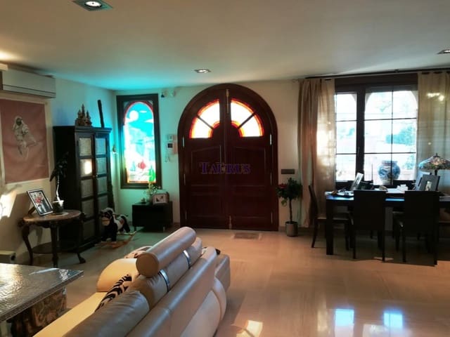 4 camera da letto Casa in vendita in Vélez-Málaga con piscina garage - 575.000 € (Rif: 4605918)