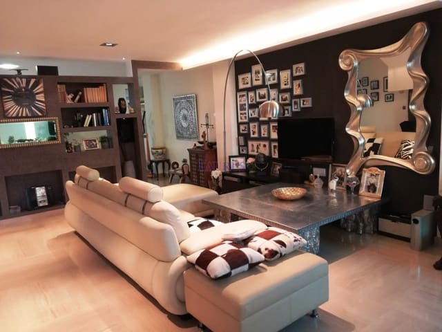 4 camera da letto Casa in vendita in Vélez-Málaga con piscina garage - 575.000 € (Rif: 4605918)