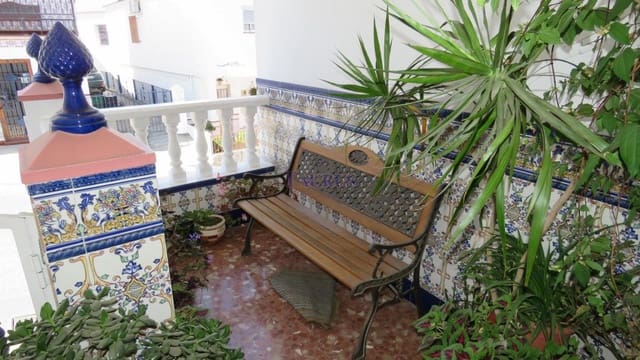 4 sovrum Hus till salu i Canillas de Albaida med garage - 249 000 € (Ref: 4665857)