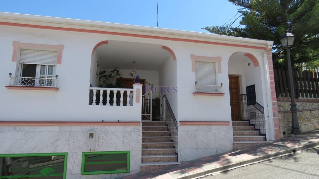 4 bedroom Townhouse for sale in Canillas de Albaida - € 249,000 (Ref: 4665857)