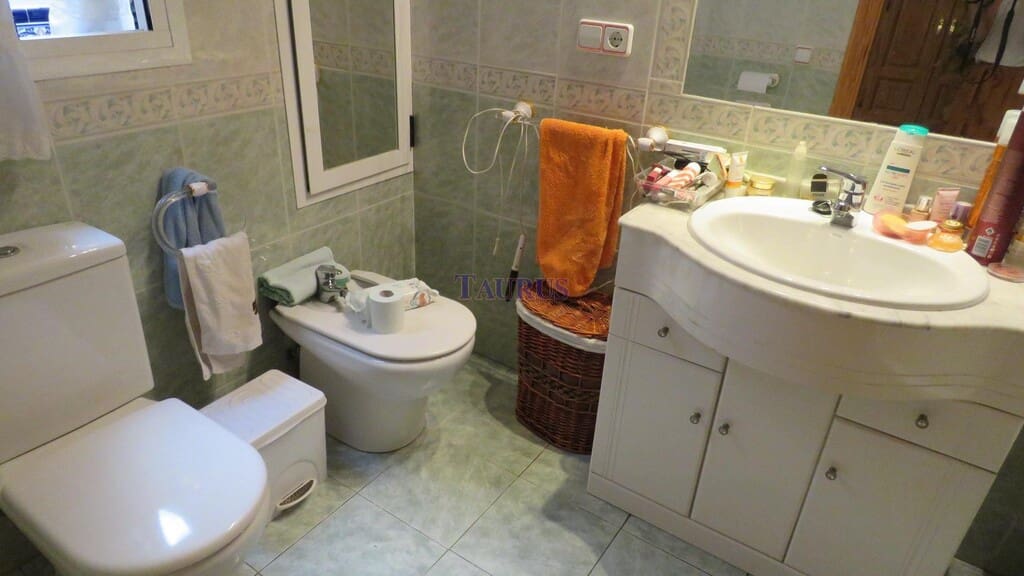 4 quarto Casa em Banda para venda em Canillas de Albaida - 249 000 € (Ref: 4665857)