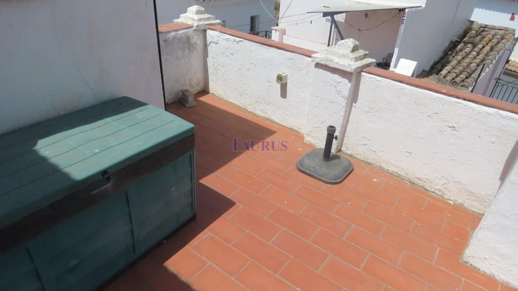 2 soverom Hus til salgs i Sayalonga - € 79 000 (Ref: 4699829)