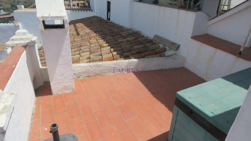 2 soverom Hus til salgs i Sayalonga - € 79 000 (Ref: 4699829)