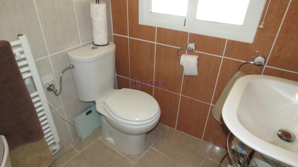 2 soverom Hus til salgs i Sayalonga - € 79 000 (Ref: 4699829)