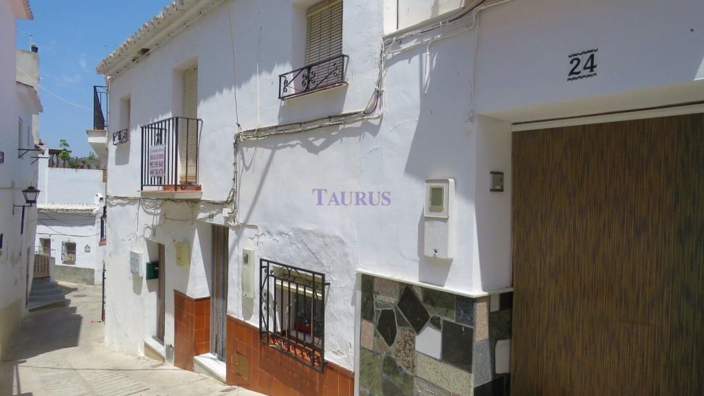 2 soverom Hus til salgs i Sayalonga - € 79 000 (Ref: 4699829)