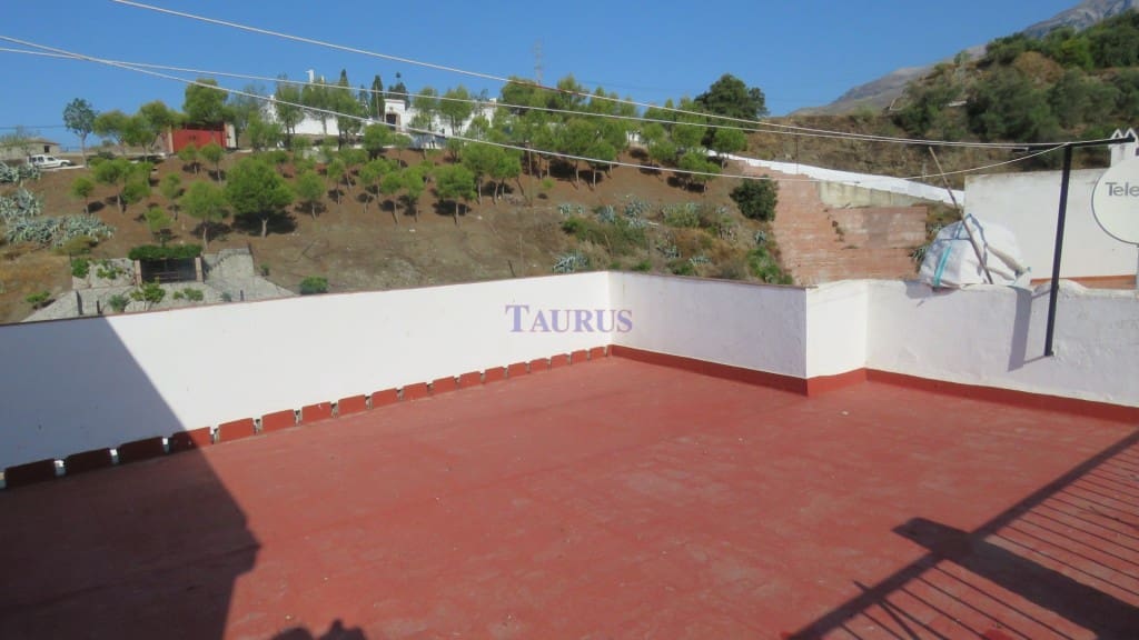 5 soveværelse Byhus til salg i Salares - € 110.000 (Ref: 4757769)