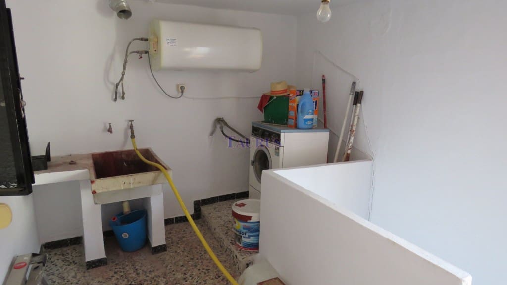 5 soveværelse Byhus til salg i Salares - € 110.000 (Ref: 4757769)