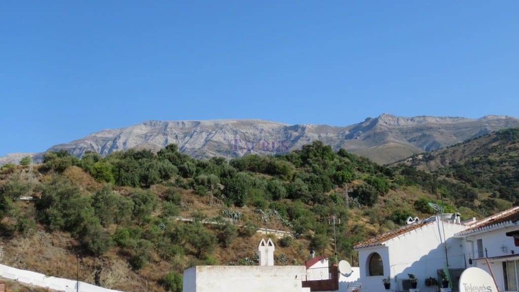 5 soveværelse Byhus til salg i Salares - € 110.000 (Ref: 4757769)