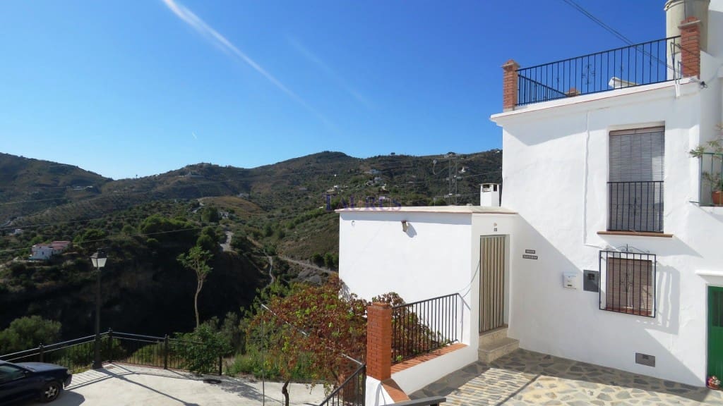 6 soveværelse Byhus til salg i Canillas de Albaida - € 180.000 (Ref: 4787933)