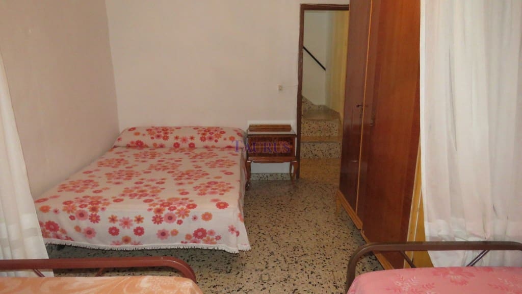 6 soveværelse Byhus til salg i Canillas de Albaida - € 180.000 (Ref: 4787933)